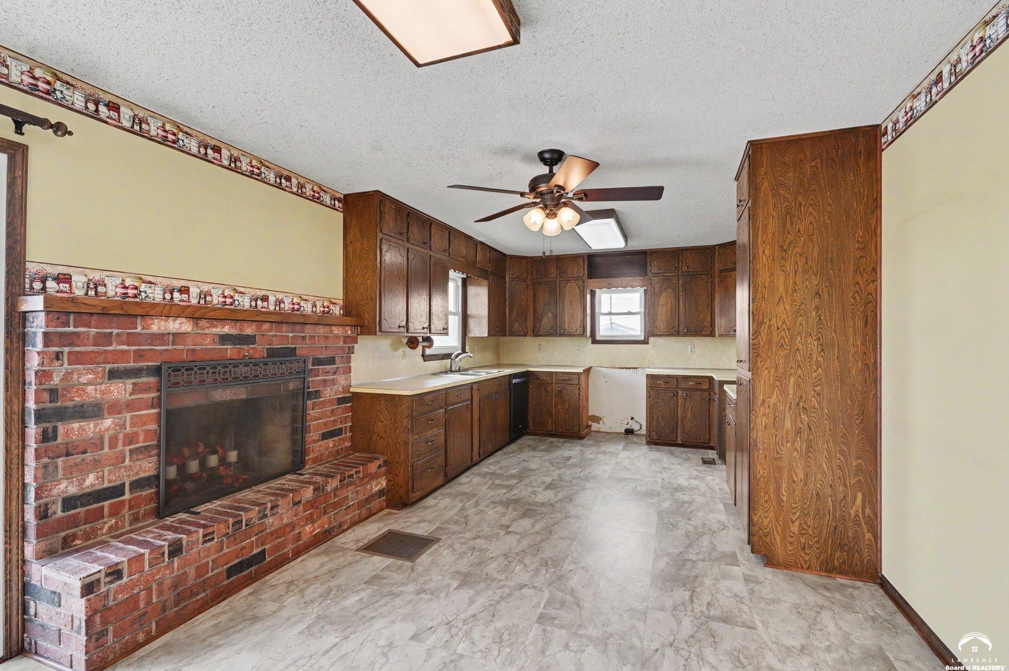 4419 Indiana Road Ottawa, KS 66067 - Photo 8 of 55