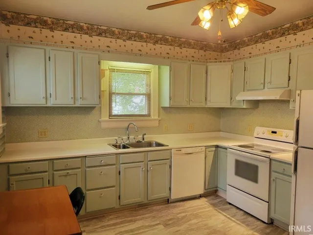 $199,900 | 13 West Hefron Street, Washington, IN 47501