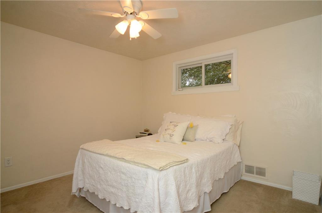 146 Shafer Road Coraopolis, PA 15108 - Photo 16 of 25 Second bedroom.
