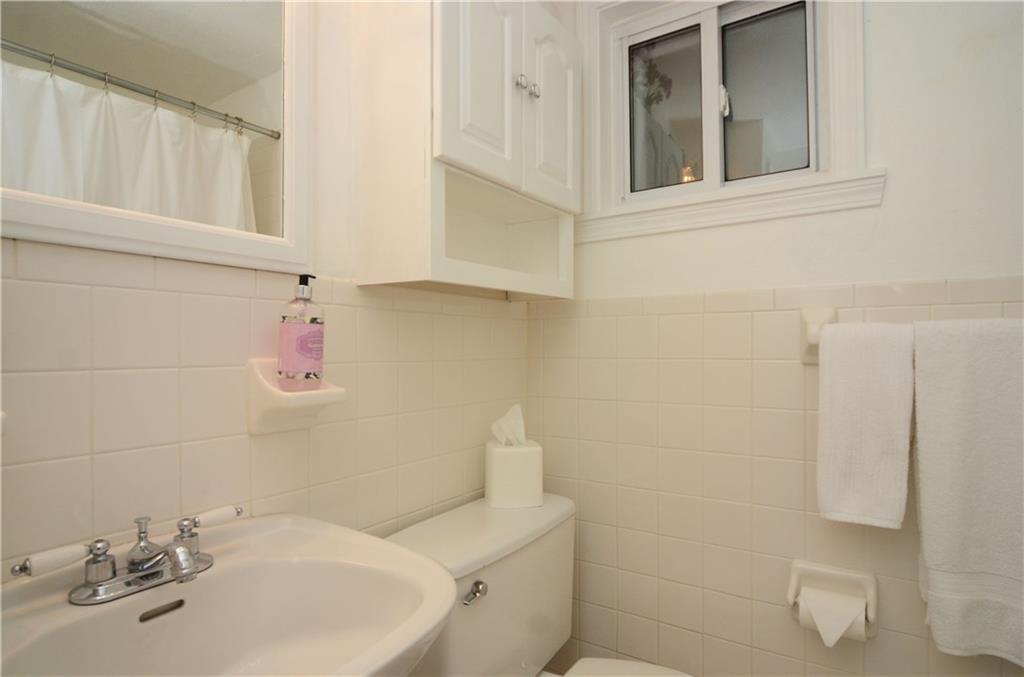 146 Shafer Road Coraopolis, PA 15108 - Photo 18 of 25 Second full bathroom, great for kids and guests.