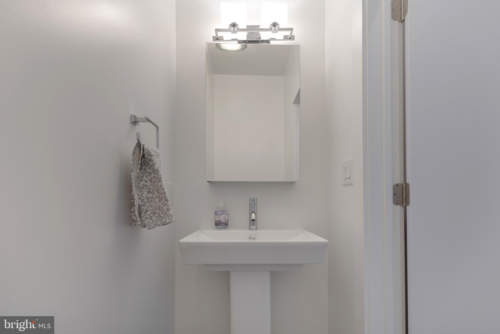 151 North 2nd Street, Unit 5 Philadelphia, PA 19106 - Photo 11 of 27