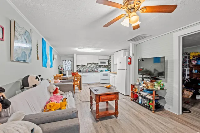 $899,900 | 304 1st Avenue North, Myrtle Beach, SC 29577