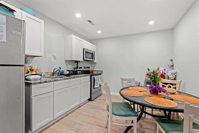 $899,900 | 304 1st Avenue North, Myrtle Beach, SC 29577