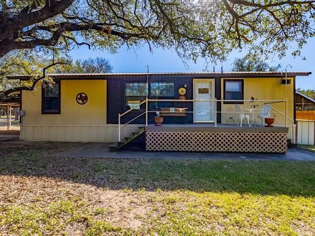 $899,000 | 1935 Deer Trail Road, Graford, TX 76449