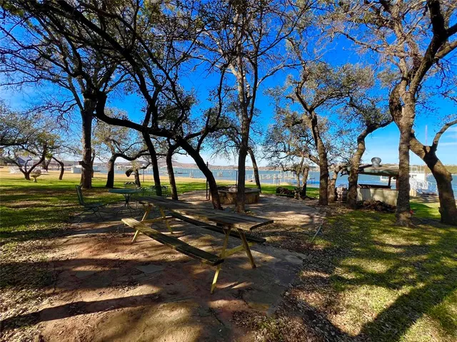 $899,000 | 1935 Deer Trail Road, Graford, TX 76449