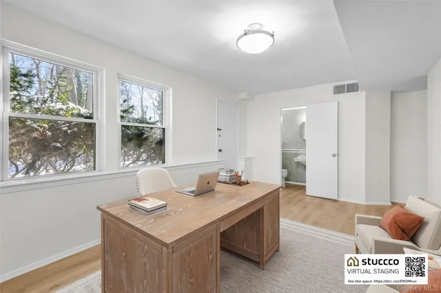 $6,000 | 25 Woodhollow Lane, New Rochelle, NY 10804