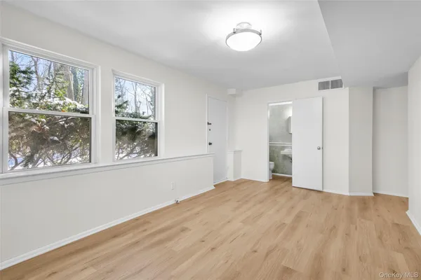 $6,000 | 25 Woodhollow Lane, New Rochelle, NY 10804