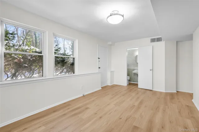 $6,000 | 25 Woodhollow Lane, New Rochelle, NY 10804