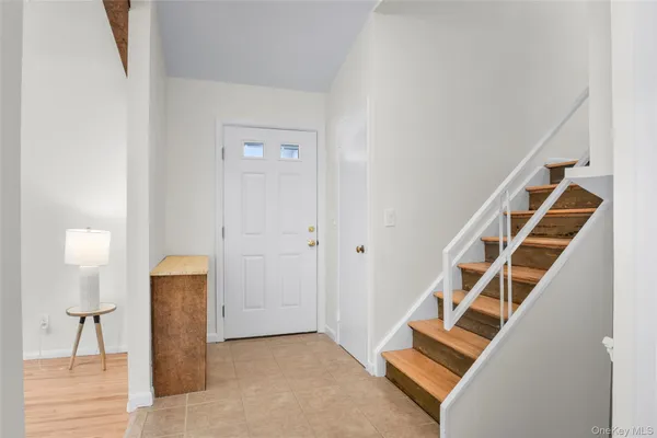 $6,000 | 25 Woodhollow Lane, New Rochelle, NY 10804