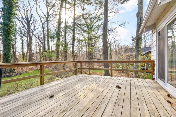 $6,000 | 25 Woodhollow Lane, New Rochelle, NY 10804