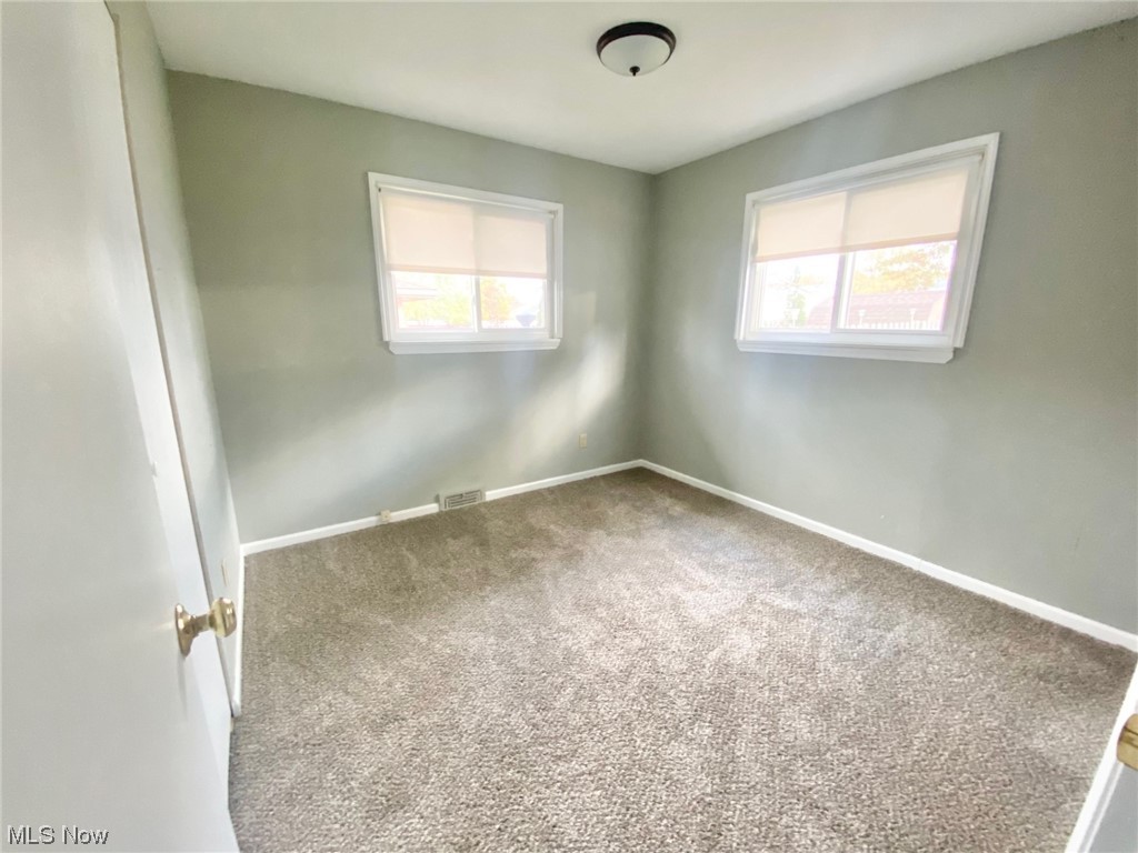 30300 Vineyard Road Willowick, OH 44095 - Photo 9 of 17 Gallery Image 9