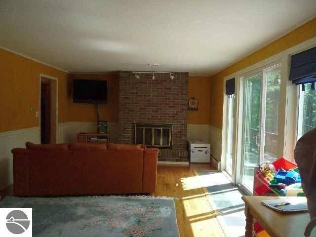 701 Bloomfield Road Traverse City, MI 49686 - Photo 6 of 6 1736540-5.JPG