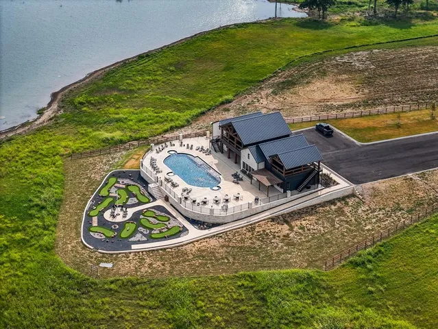 $599,900 | 259 Lakeshore Terrace, Windom, TX 75492