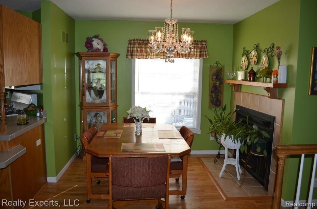 12749 Tuttle Hill Road Willis, MI 48191 - Photo 4 of 15 DINING AREA