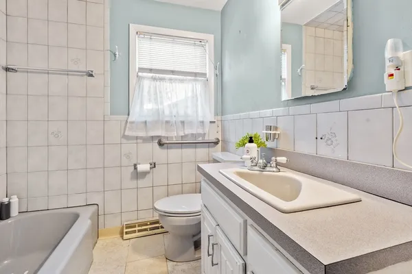 $565,000 | 28 Patriot Street, North Andover, MA 01845