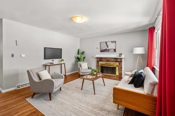 $565,000 | 28 Patriot Street, North Andover, MA 01845