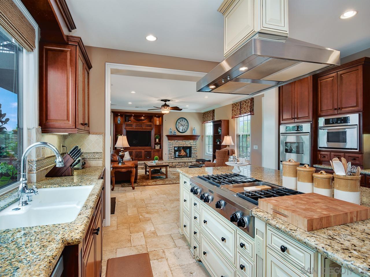 6676 Lemon Leaf Drive Carlsbad, CA 92011 - Photo 12 of 25