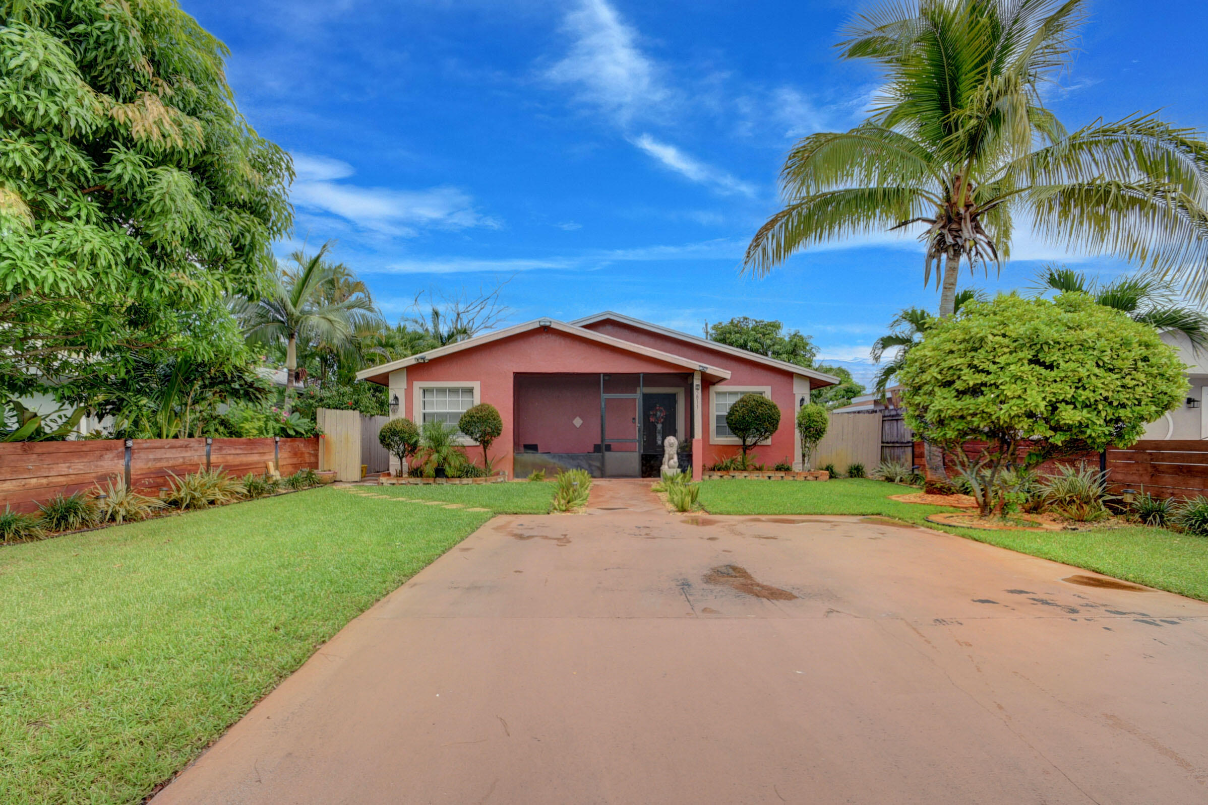 5811 Banana Road West Palm Beach, FL 33413 - Photo 1 of 38 Front house