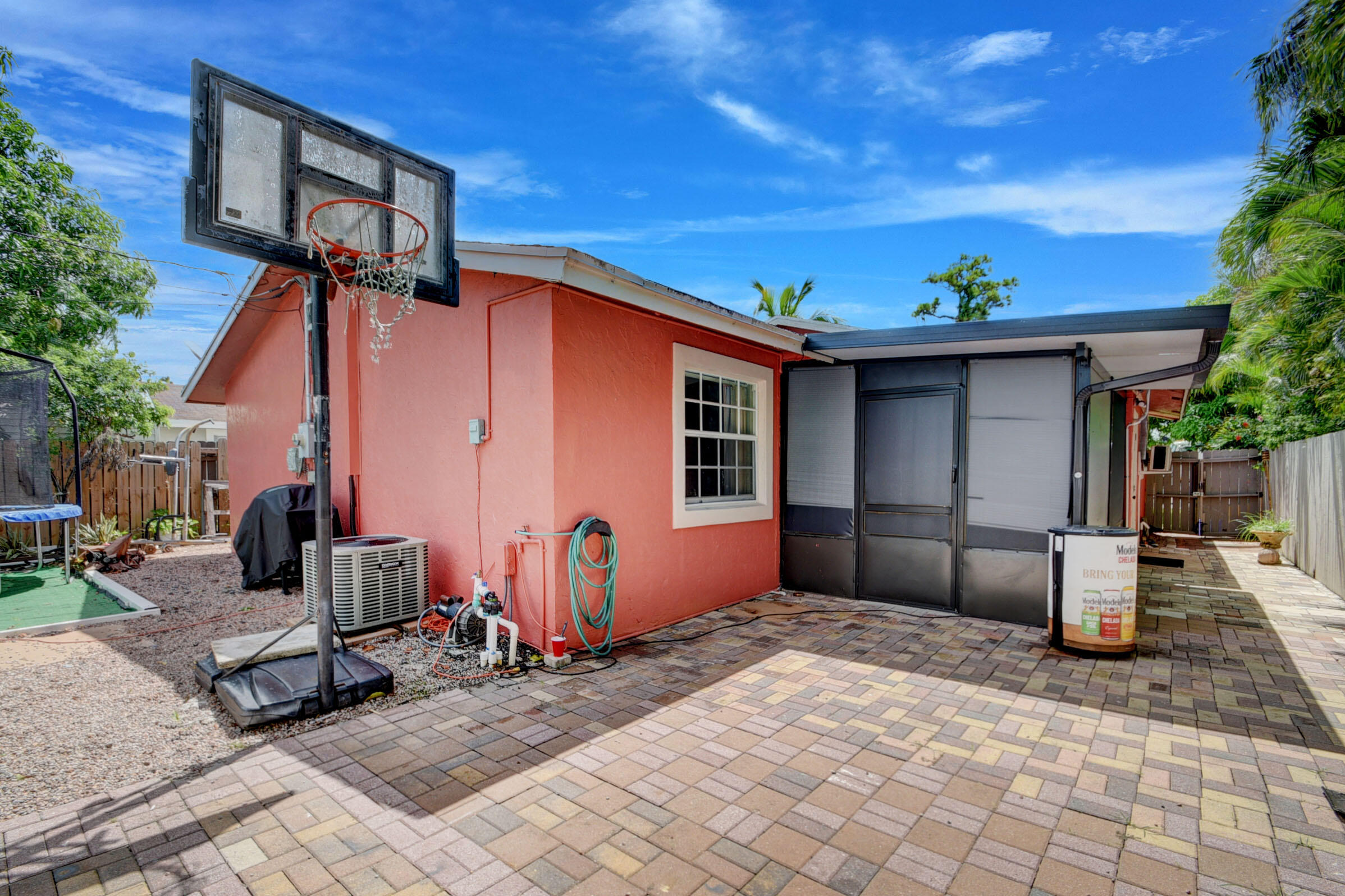 5811 Banana Road West Palm Beach, FL 33413 - Photo 2 of 38 34_house (34)
