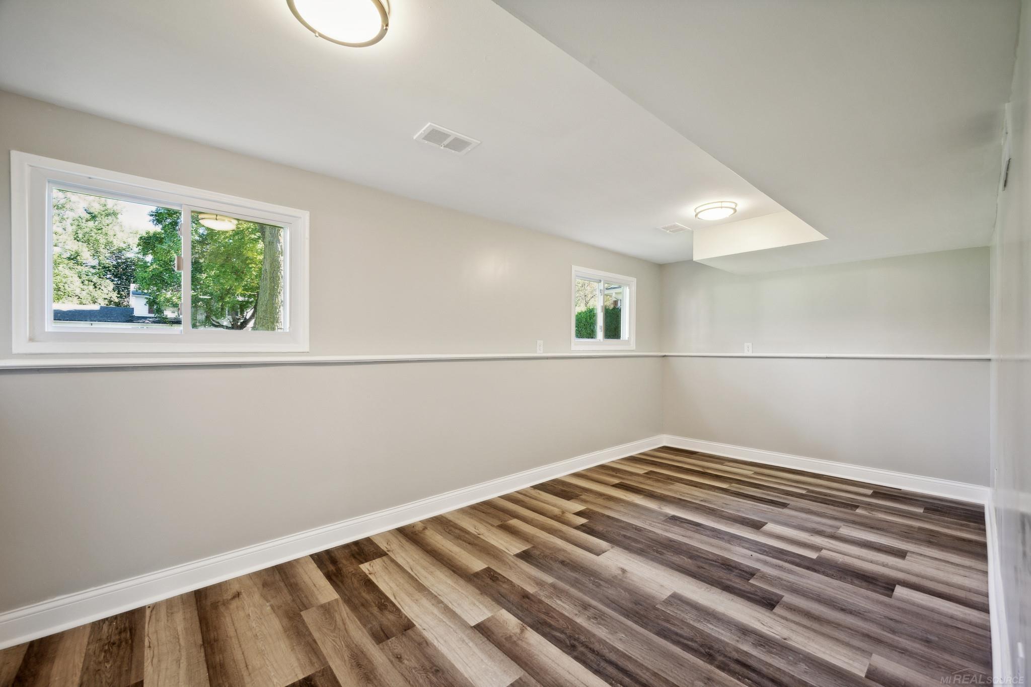21101 Andover Road Southfield, MI 48076 - Photo 41 of 48 50152053-5c3e7c1b-32ae-42d5-96f6-6efb28734a48.JPG