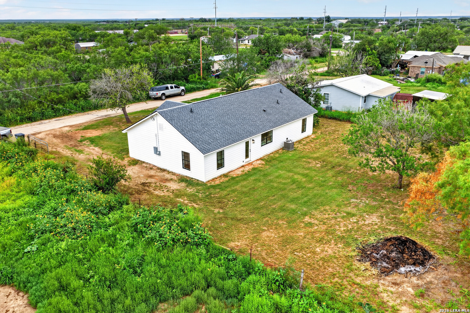 117 Cemetery Road Charlotte, TX 78011 - Photo 20 of 24