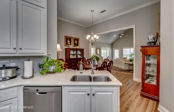 $285,000 | 1720 Sweetwater Drive, Pearl, MS 39208