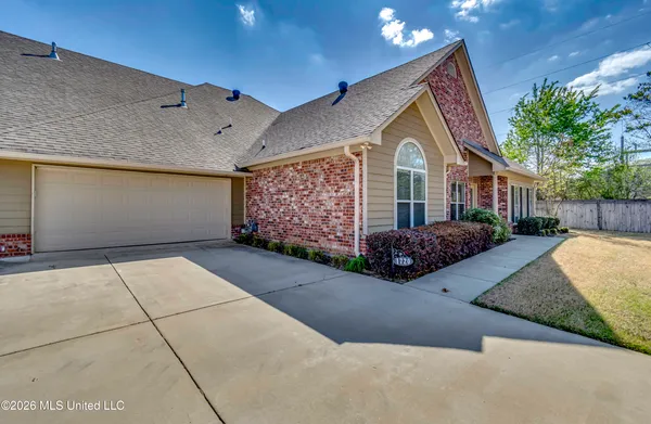 $285,000 | 1720 Sweetwater Drive, Pearl, MS 39208