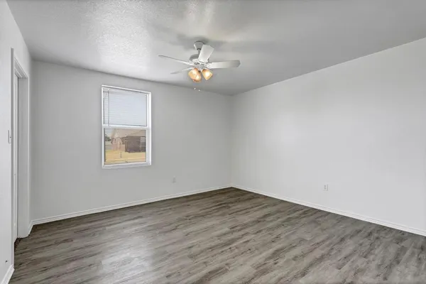 $1,650 | 206 Bobbie Ann Court, Granbury, TX 76049