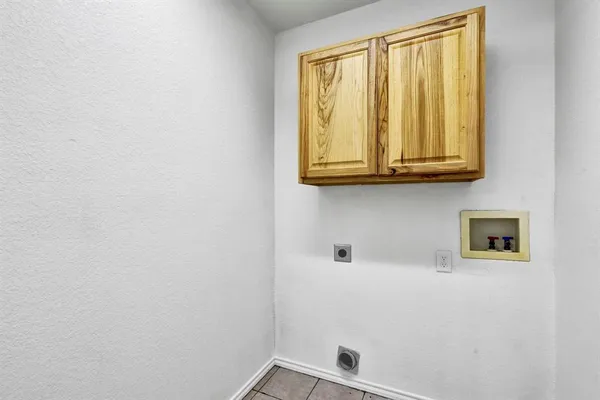 $1,650 | 206 Bobbie Ann Court, Granbury, TX 76049