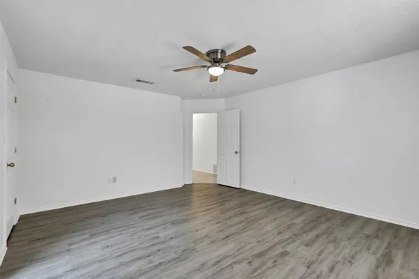 $1,650 | 206 Bobbie Ann Court, Granbury, TX 76049