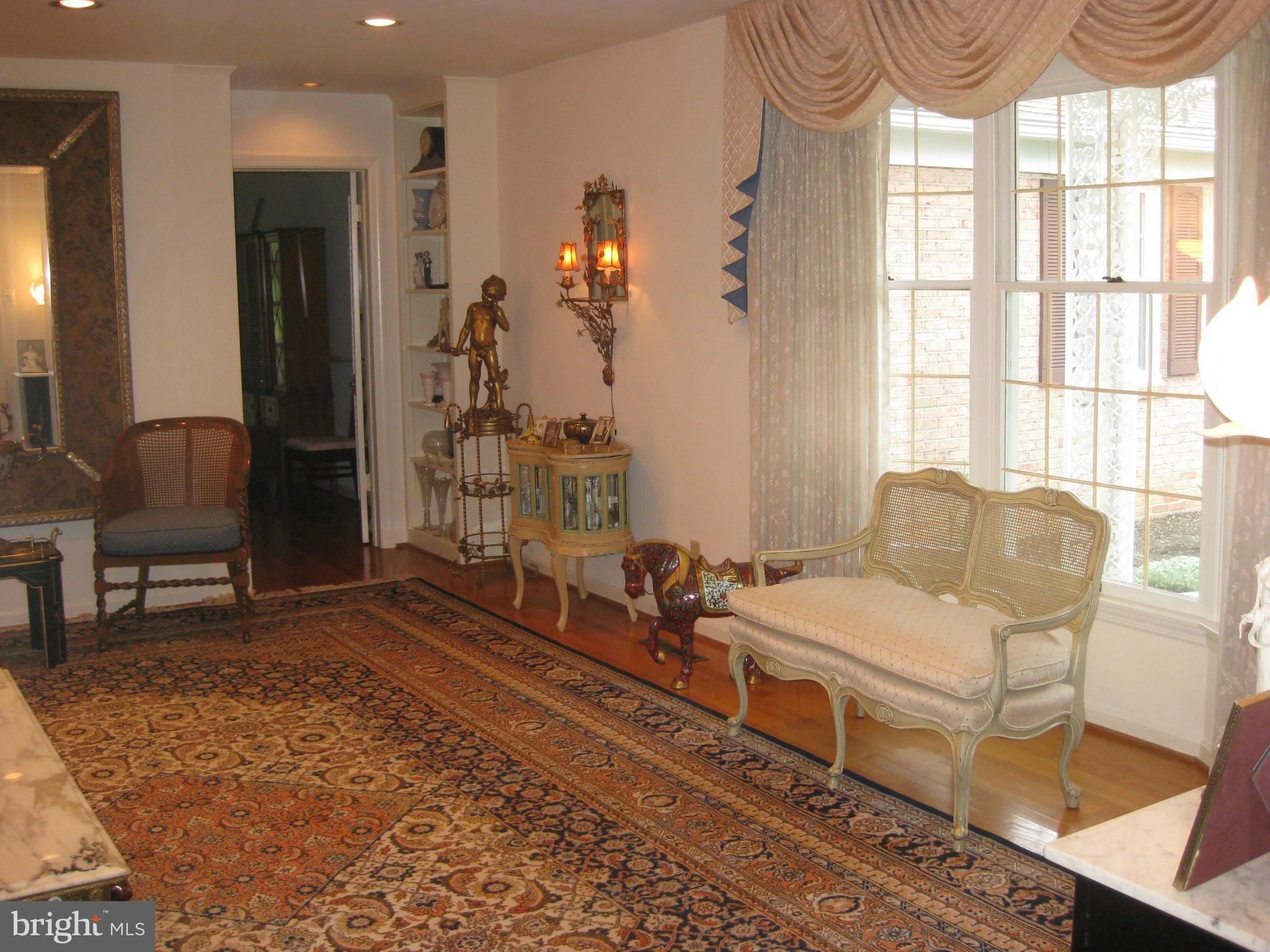 1502 Pot Spring Road Lutherville-Timonium, MD 21093 - Photo 3 of 30 Living Room