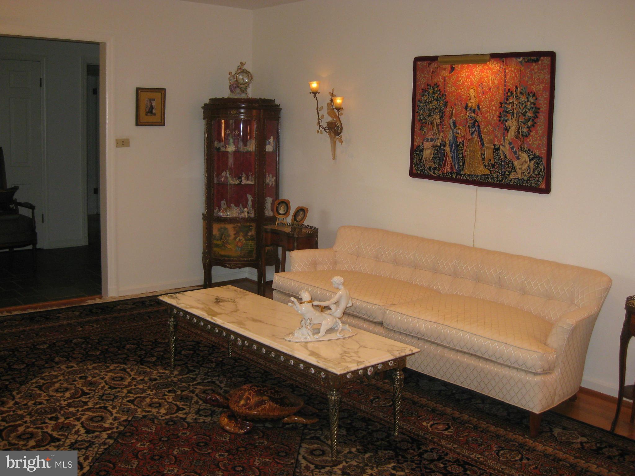 1502 Pot Spring Road Lutherville-Timonium, MD 21093 - Photo 4 of 30 Living Room