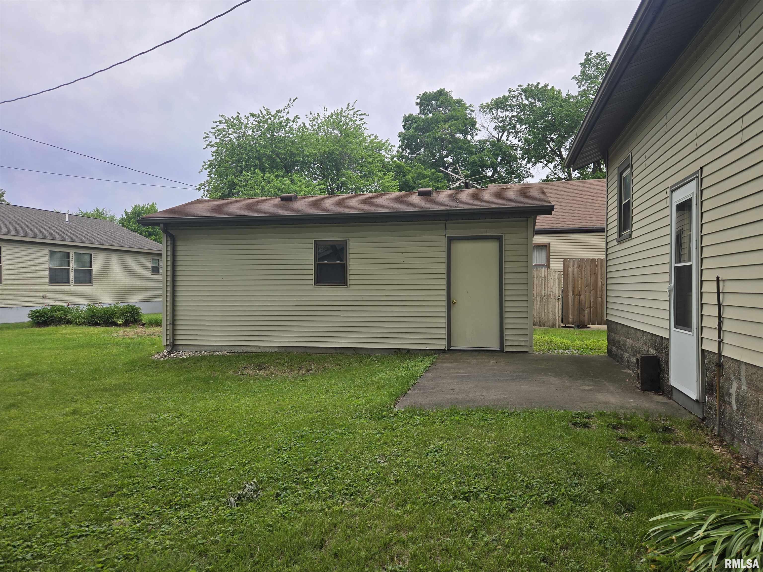360 West Wells Street Bushnell, IL 61422 - Photo 15 of 15