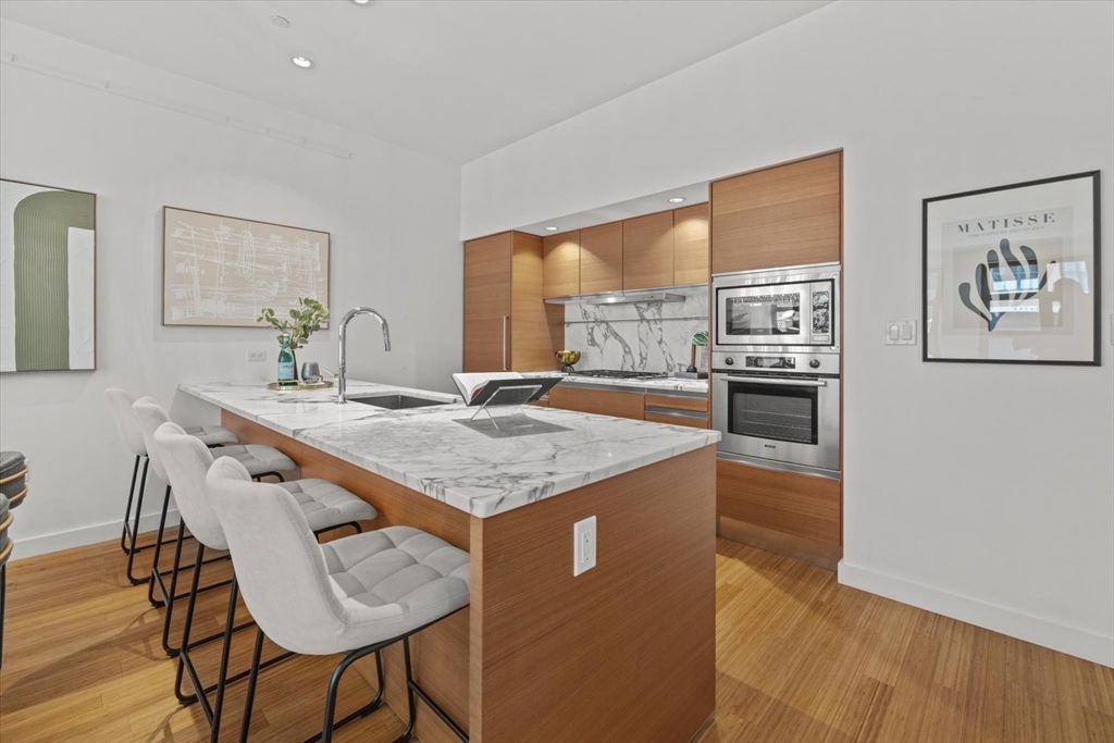 7 Warren Avenue, Unit 6 Boston, MA 02116 - Photo 4 of 33