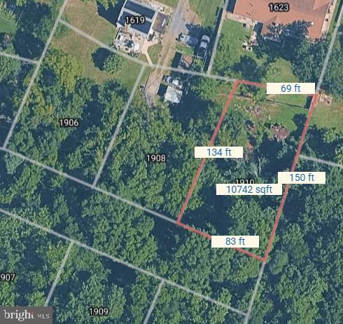 Knoll Drive Oxon Hill, MD 20745 - Photo 7 of 10 an aerial view of a residential houses