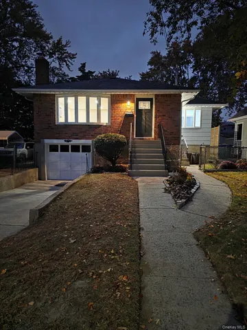 $779,000 | 2711 West Alder Road, Bellmore, NY 11710