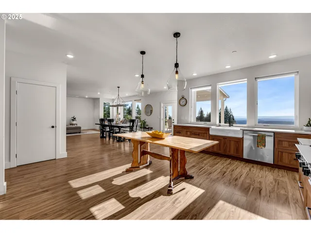 $990,000 | 24020 Northeast Alvas Road, Battle Ground, WA 98604