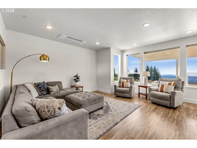 $990,000 | 24020 Northeast Alvas Road, Battle Ground, WA 98604