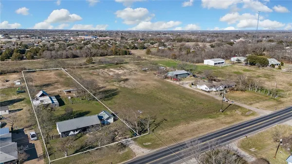 $109,999 | 305 East Moonlight Drive, Robinson, TX 76706