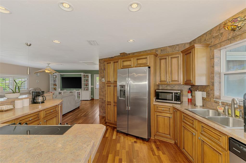 5864 Viola Road Venice, FL 34293 - Photo 11 of 66