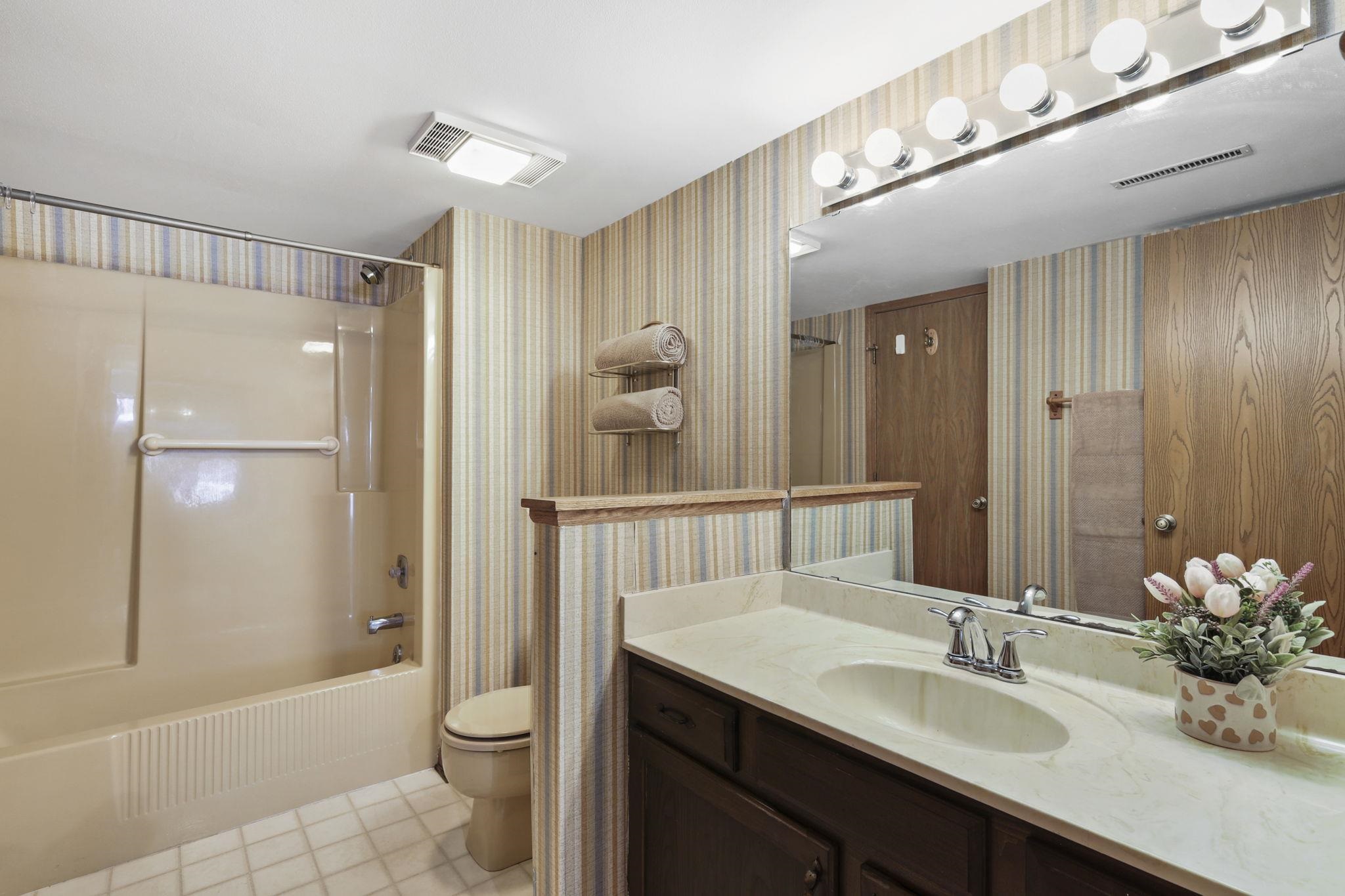 7405 Tree Madison, WI 53717 - Photo 21 of 38