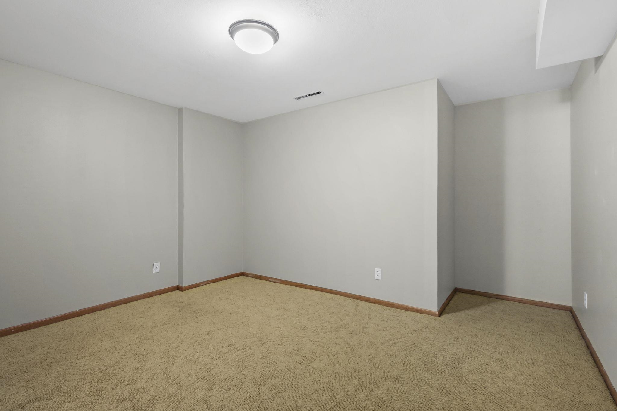 7405 Tree Madison, WI 53717 - Photo 31 of 38