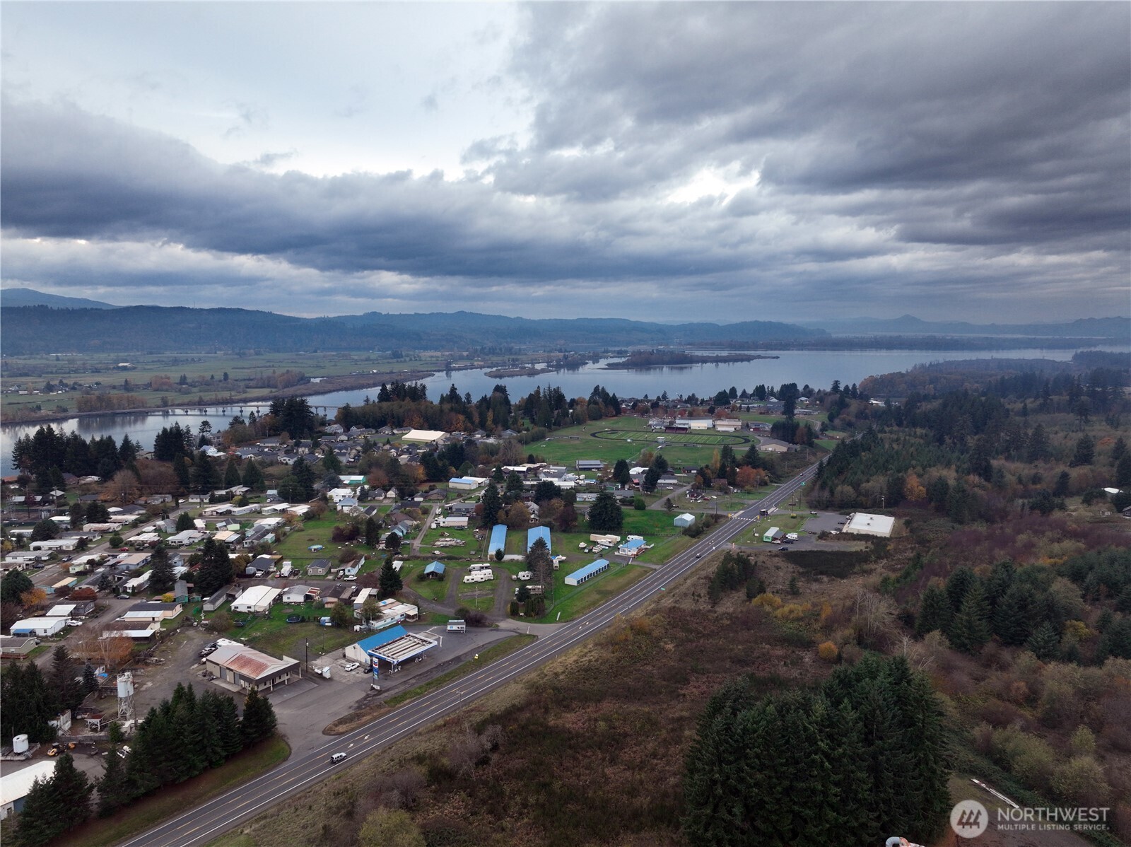 2 Linquist Lane Cathlamet, WA 98612 - Photo 5 of 5 an aerial view of multiple house