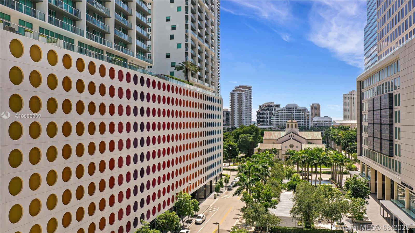 55 Southeast 6th Street, Unit 1903 Miami, FL 33131 - Photo 23 of 26 a view of a building