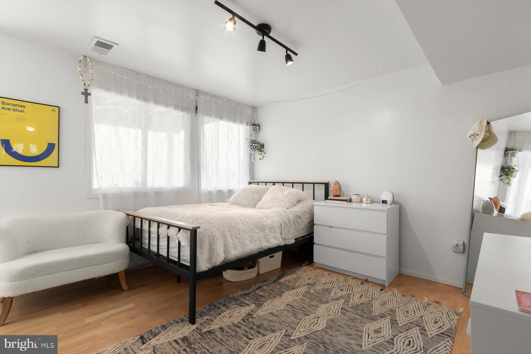 8104 Fenway Road Bethesda, MD 20817 - Photo 32 of 45