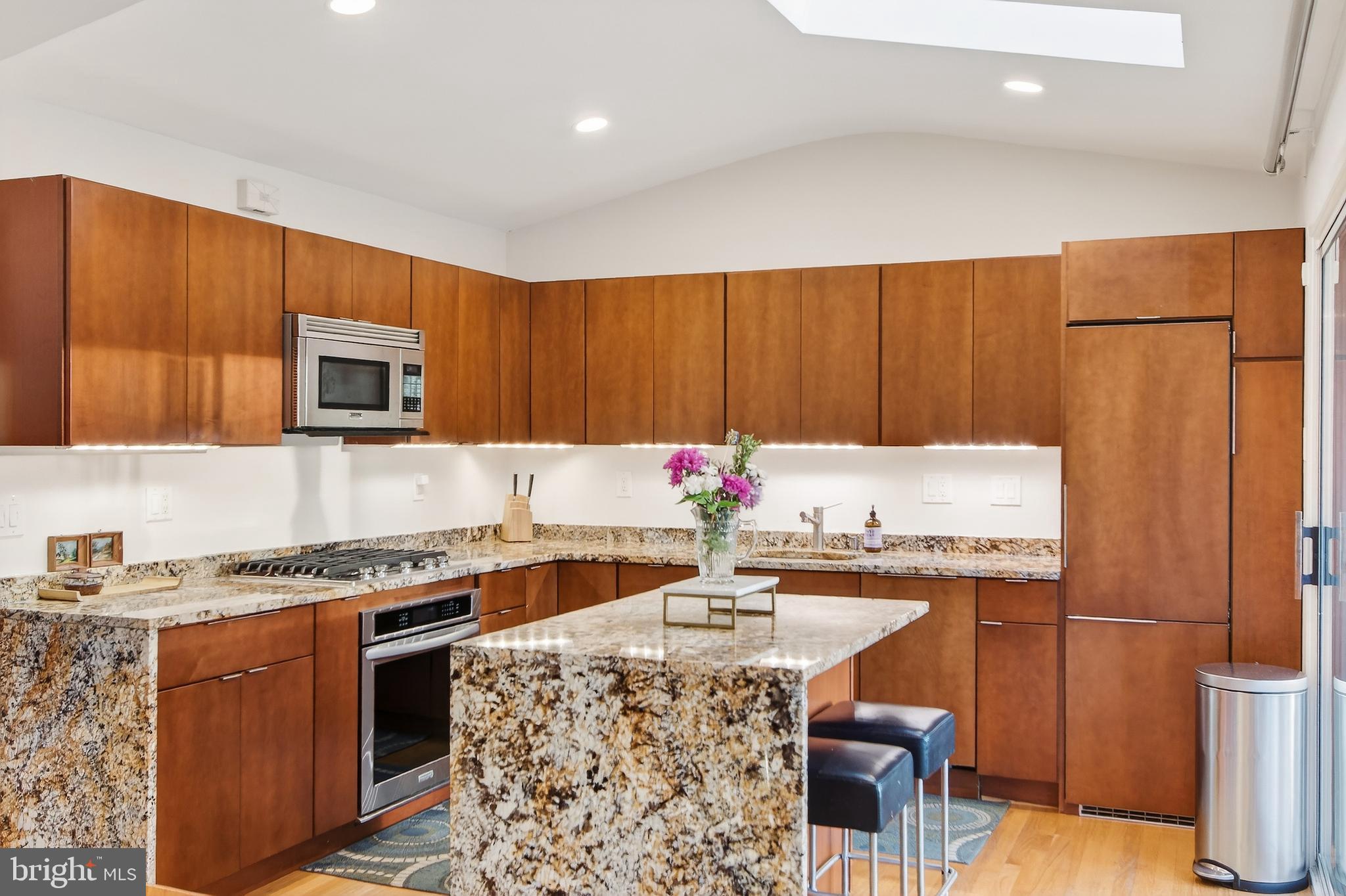 8104 Fenway Road Bethesda, MD 20817 - Photo 7 of 45