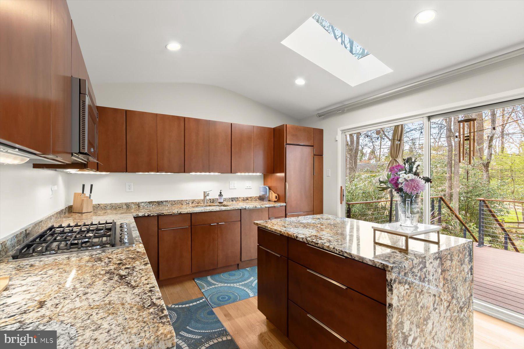 8104 Fenway Road Bethesda, MD 20817 - Photo 9 of 45