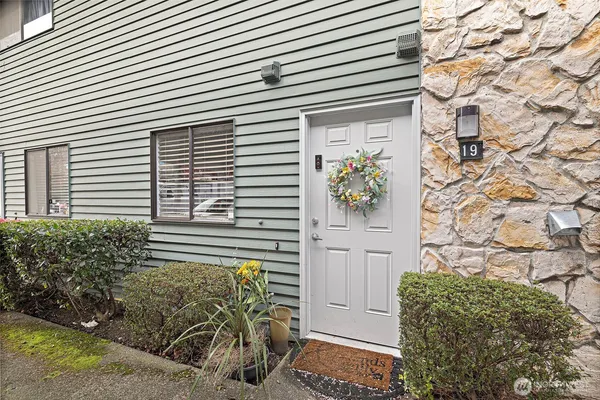 a view of a back side of a house
