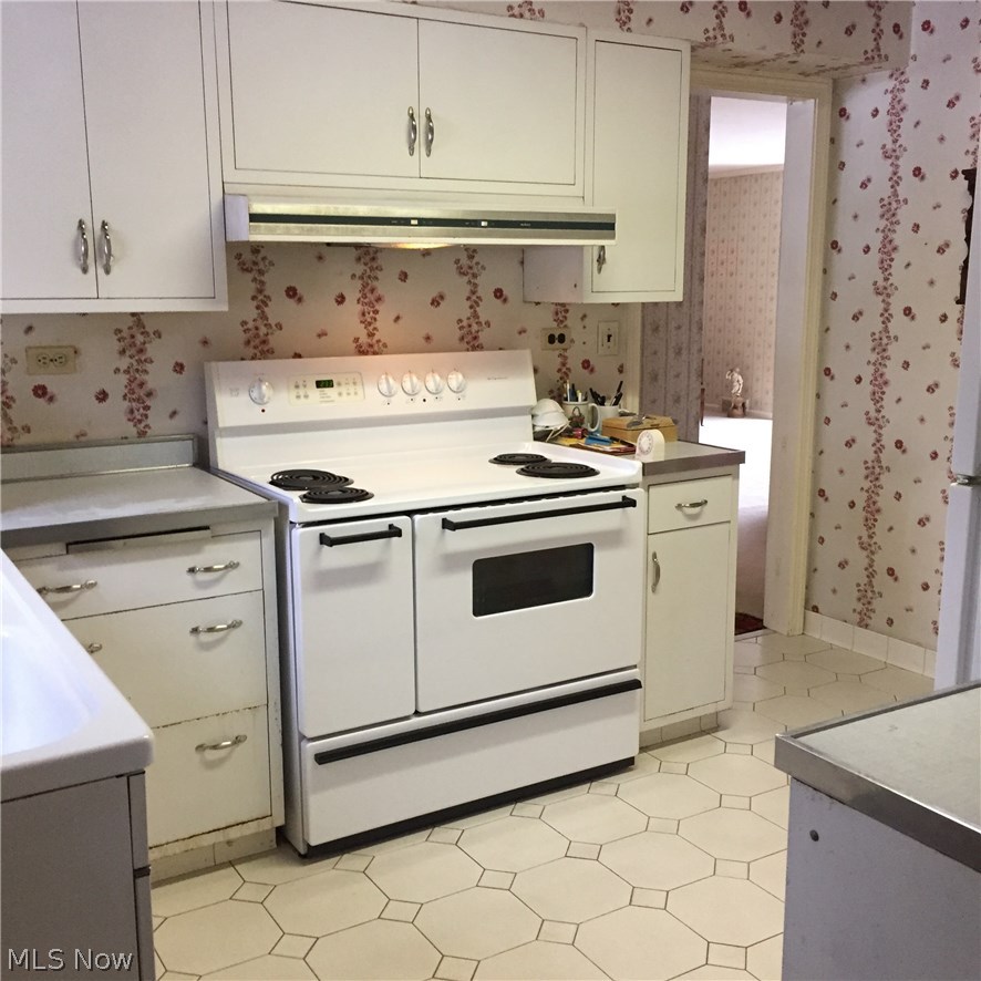 1417 Bell Road Chagrin Falls, OH 44022 - Photo 8 of 21 Gallery Image 8