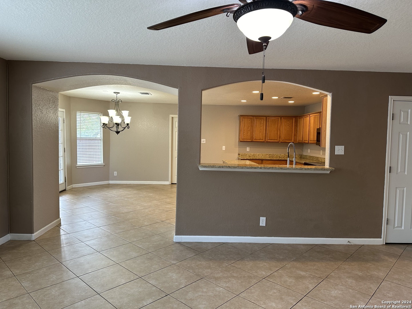 225 Woodstone Loop Cibolo, TX 78108 - Photo 6 of 33